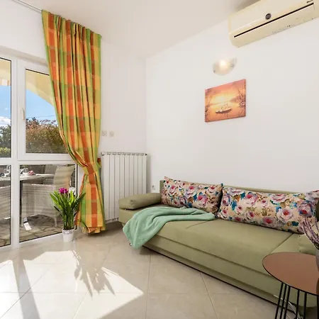 Modernes Im Erdgeschoss Apartment